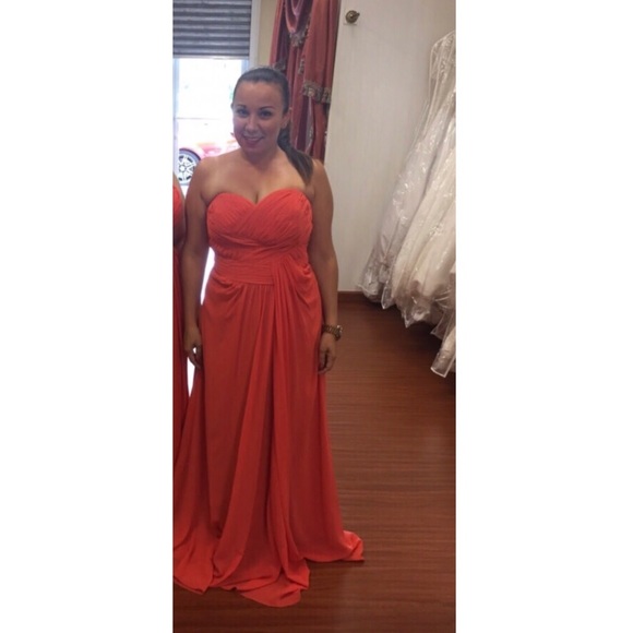 Dress/gown - Picture 1 of 2